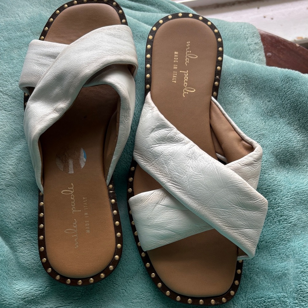 White Crisscross Leather Slide Sandals by mila paoli
